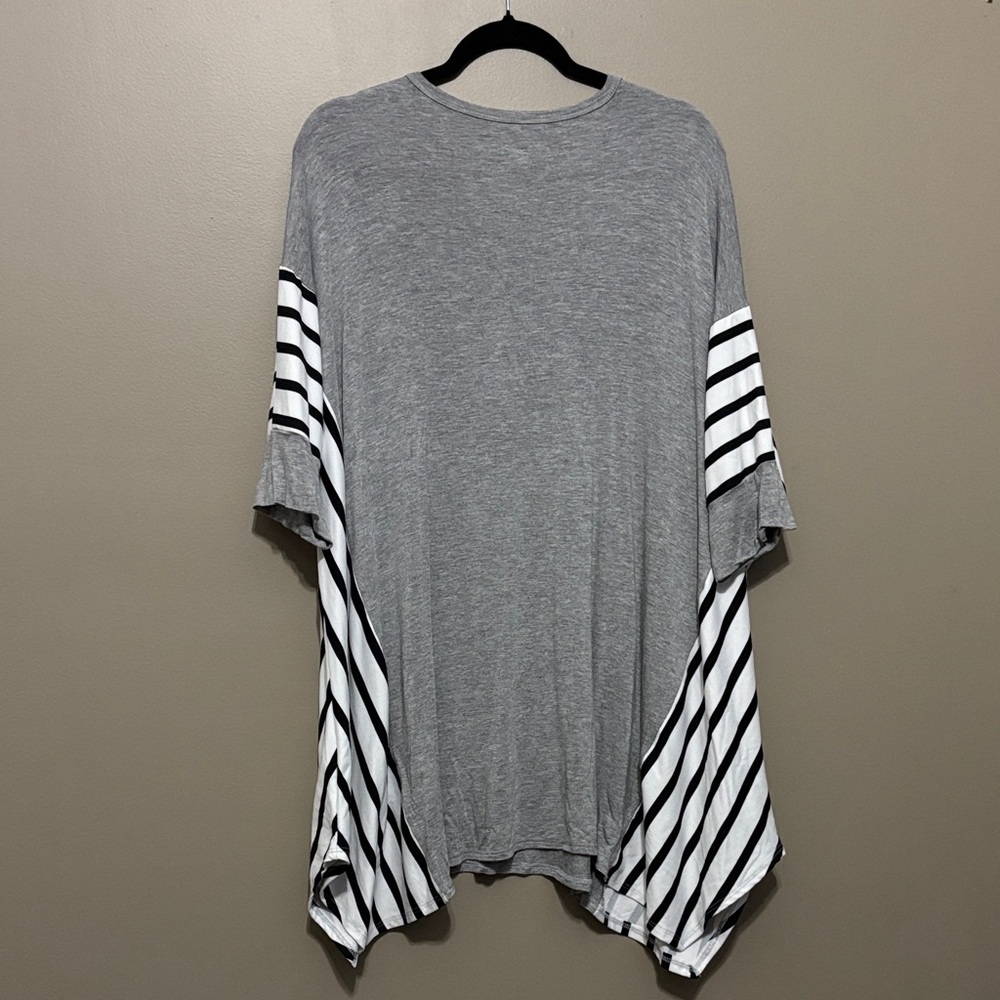 Beeson River Gray Tunic with Black and White Stripes - Picture 3 of 3